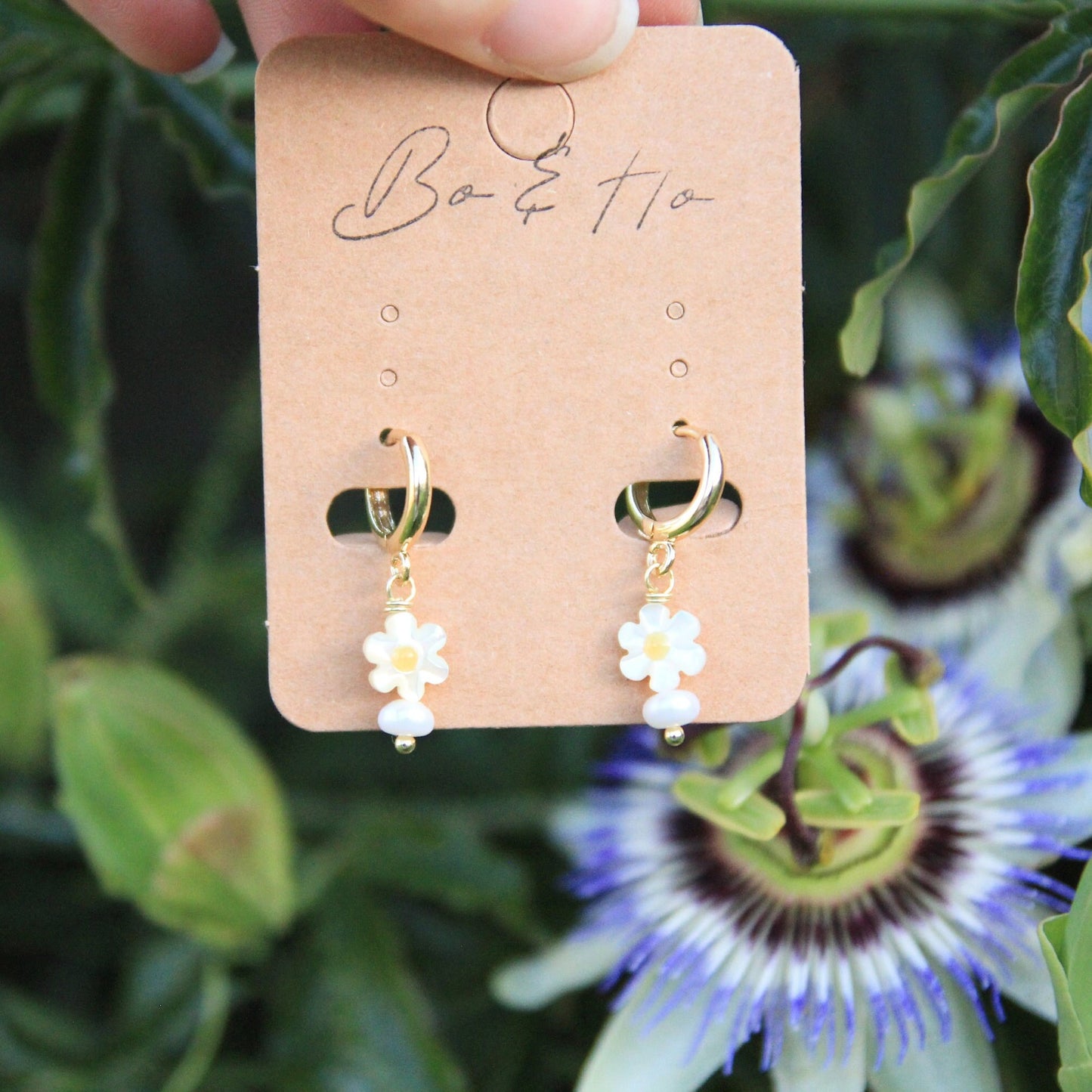 Gold daisy earring with Freshwater Pearls
