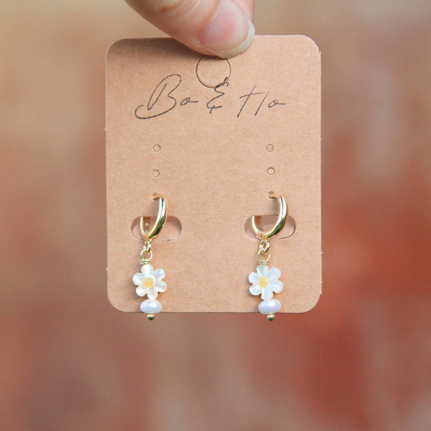 Gold daisy earring with Freshwater Pearls